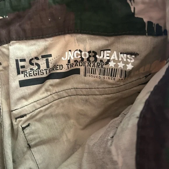 JNCO Men’s Camo Print L.A. Unit Skull Embossed Cargo Pants Sz 30 - Picture 10 of 13